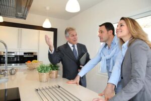 what is an estate agent